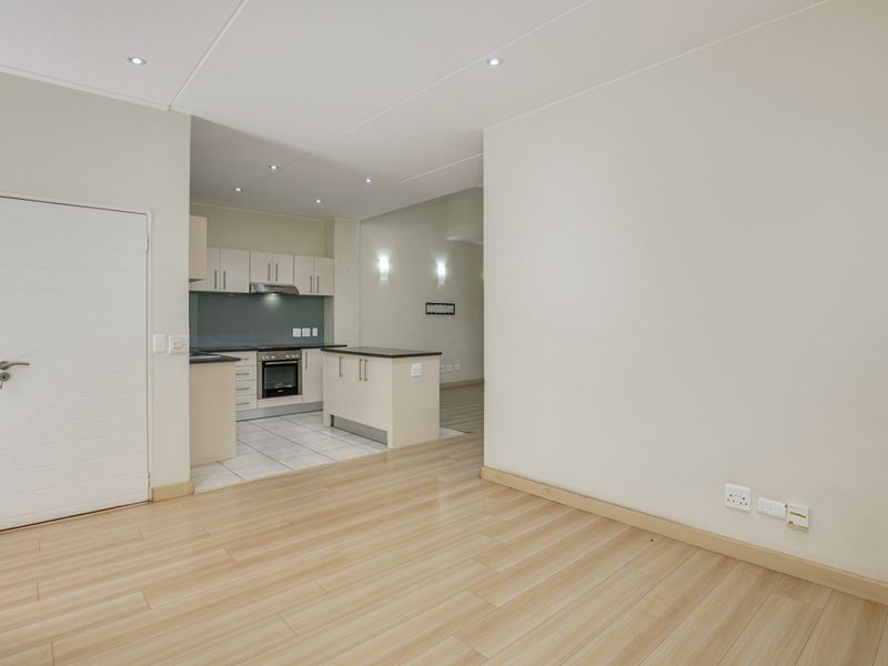 Elegant Double-Storey Townhouse in Bryanston East - Photo 8