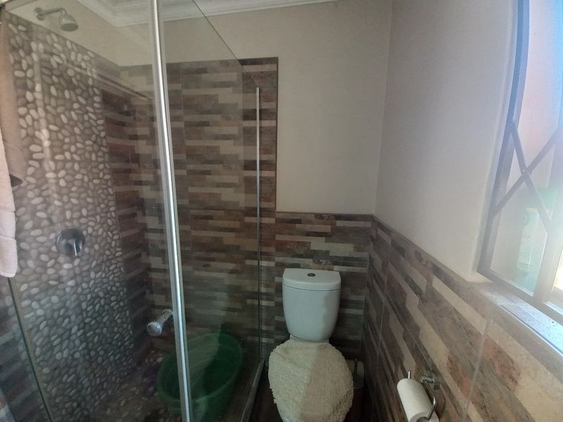 Very neat 3 bedroom townhouse to rent from 1 July 2026 in a secure complex! - Photo 9