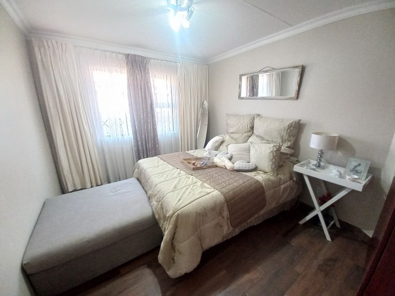 Very neat 3 bedroom townhouse to rent from 1 July 2026 in a secure complex! - Photo 6