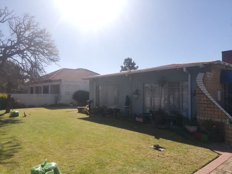 Spacious 3 Bedroom  Family Home in Sonland Park at Bargain Price - Photo 2