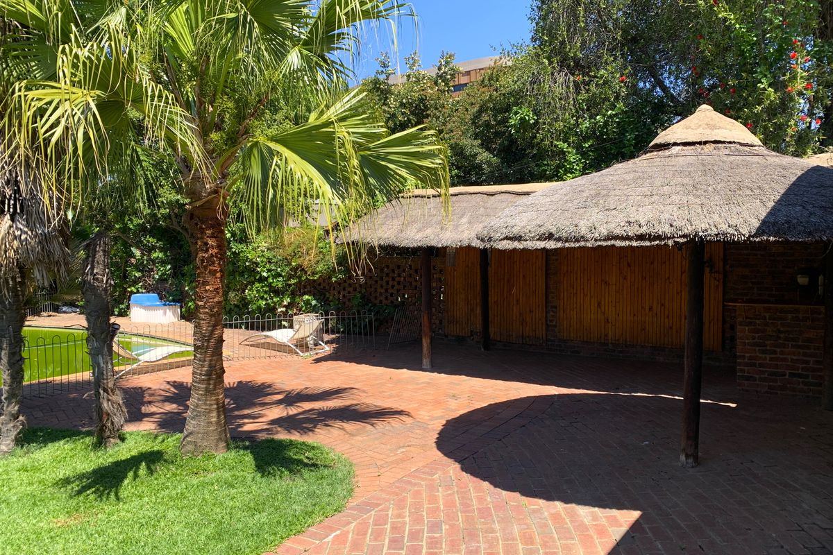 You’ll want this prime property in the Hazelwood hub - Photo 4