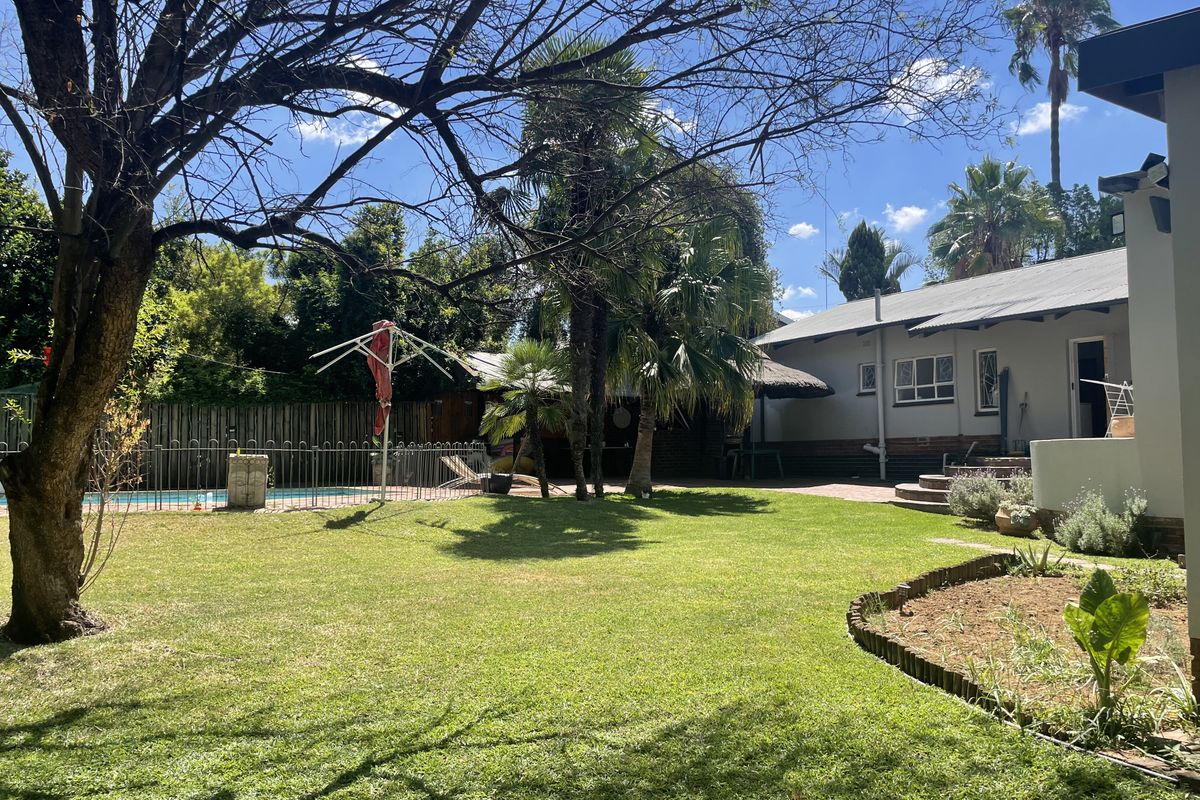 You’ll want this prime property in the Hazelwood hub - Photo 5