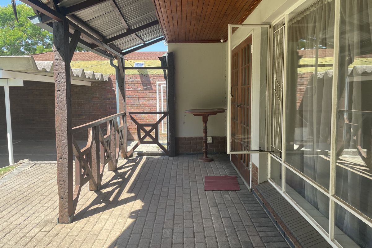 You’ll want this prime property in the Hazelwood hub - Photo 3