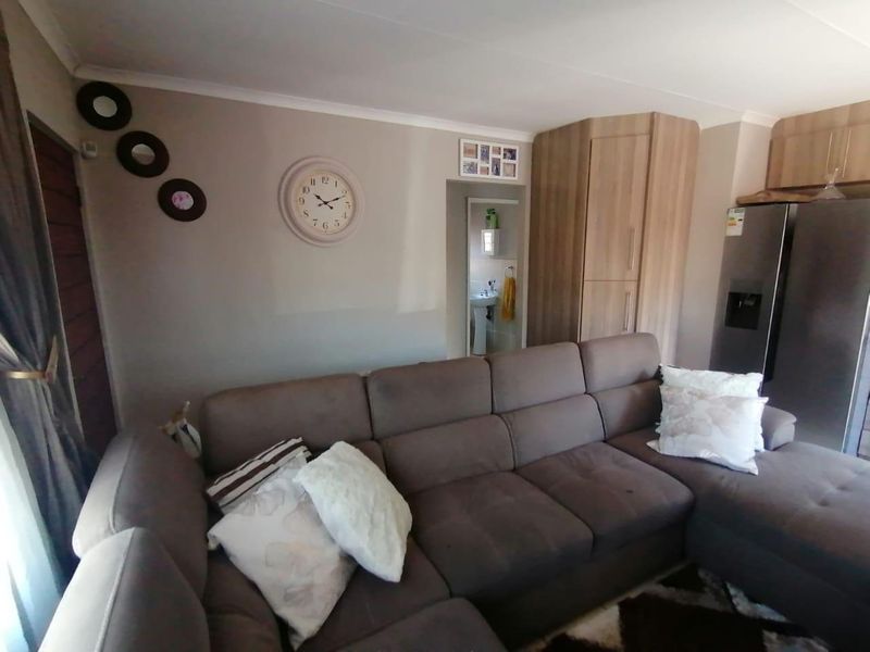Stunning family home - Photo 8