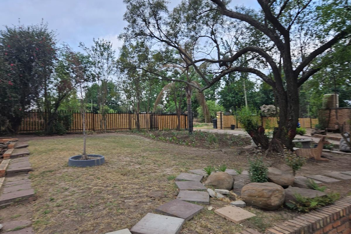 2.14 ha plot. With 4 Bedroom home!! Build your dream here. - Photo 2