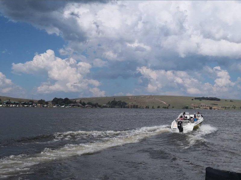 Waterfront vacant stand. Perfect for your dream home or resort. - Photo 3