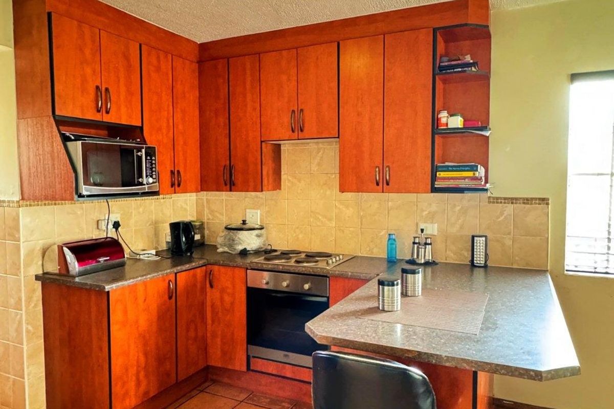 Family Home In A Secure Gated Estate - Photo 2