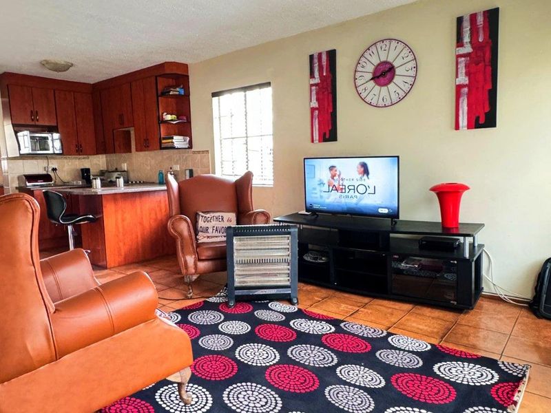 Family Home In A Secure Gated Estate - Photo 4