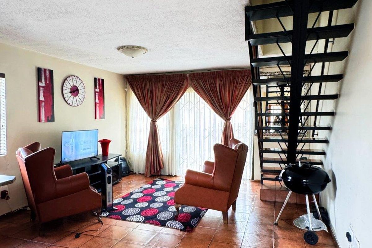 Family Home In A Secure Gated Estate - Photo 5