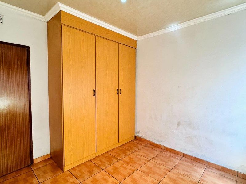 Charming 3-Bedroom Family Home in a Peaceful Family-Friendly Location- Close to Schools And  Ameniti - Photo 10