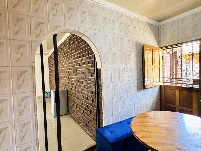 Charming 3-Bedroom Family Home in a Peaceful Family-Friendly Location- Close to Schools And  Ameniti - Photo 6