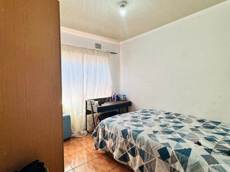 Charming 3-Bedroom Family Home in a Peaceful Family-Friendly Location- Close to Schools And  Ameniti - Photo 8