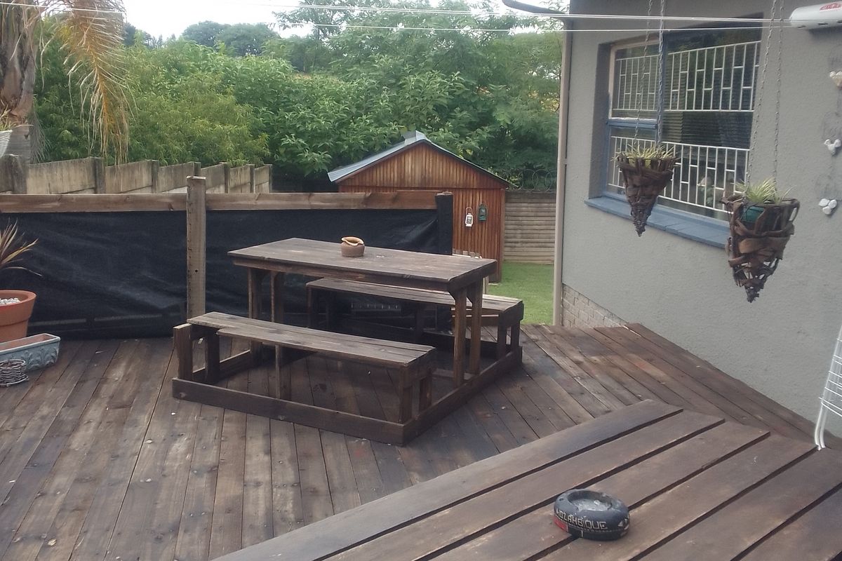 Area! Spacious, modern and neat as a pin! - Photo 4