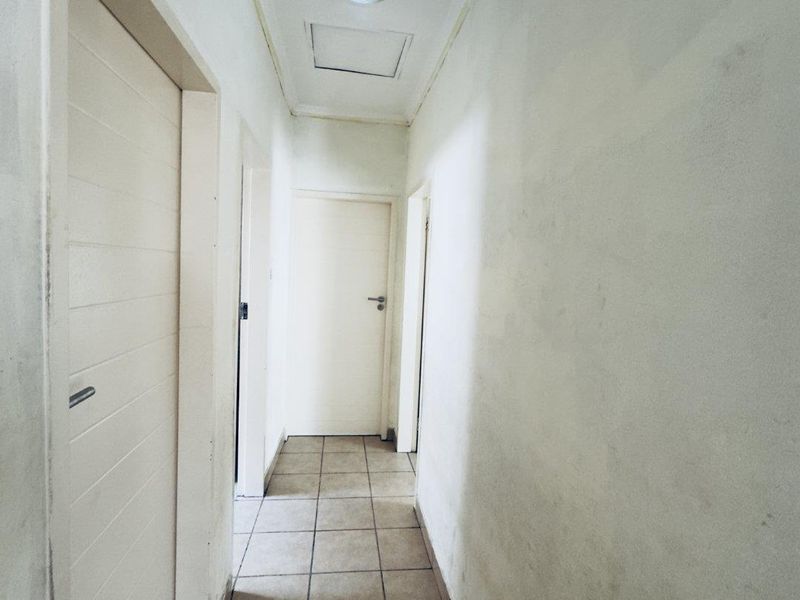 Modern 3-Bedroom House in a Secure Complex in Die Heuwel - Photo 6