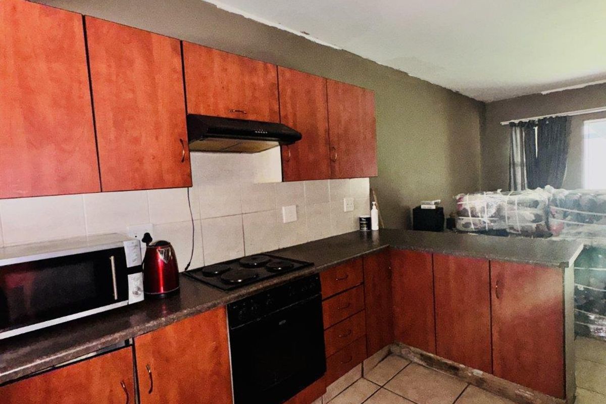 Affordable Two Bedroom Apartment In Del Judor with a Bit of TLC! - Photo 3