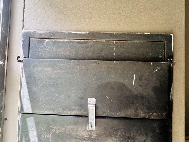 Affordable Two Bedroom Apartment In Del Judor with a Bit of TLC! - Photo 8