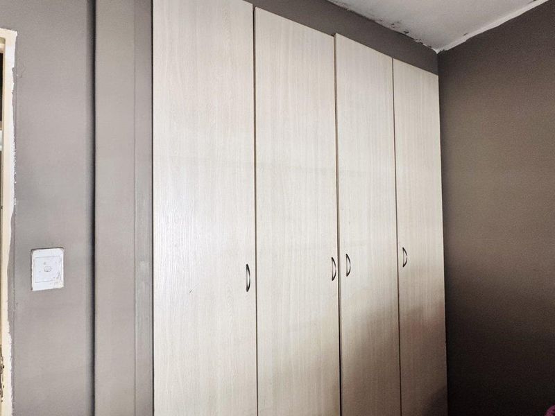 Affordable Two Bedroom Apartment In Del Judor with a Bit of TLC! - Photo 6