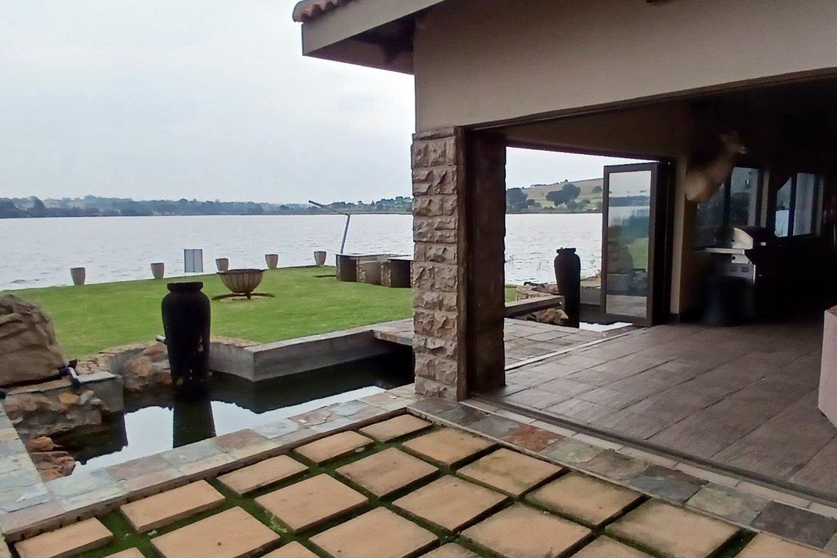 Great property in Golden Mile!! Check it out. - Photo 5