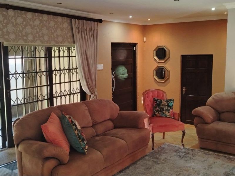 Beautiful and elegant, will definitely work for you! - Photo 7