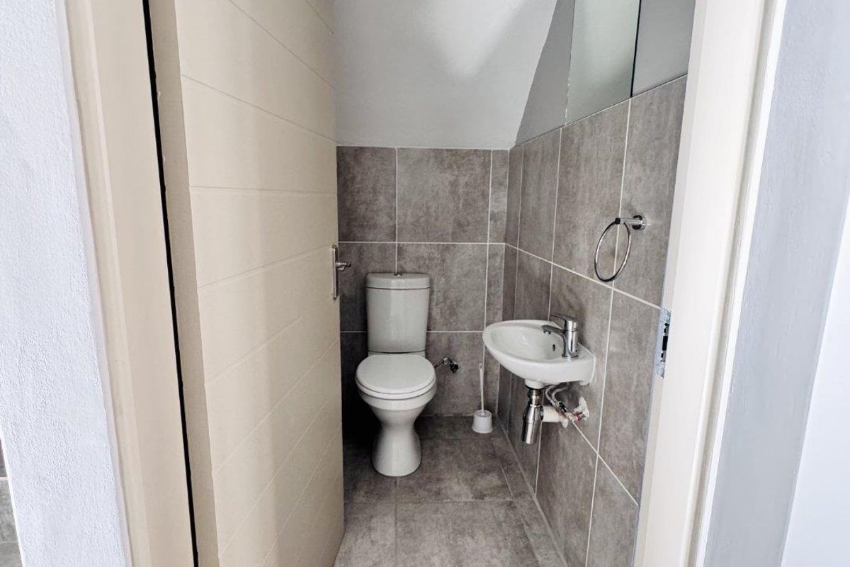 Modern Brand-New 3-Bedroom Home in a Secure Estate | No Transfer Duty | Prime Heuwel West Location - Photo 5