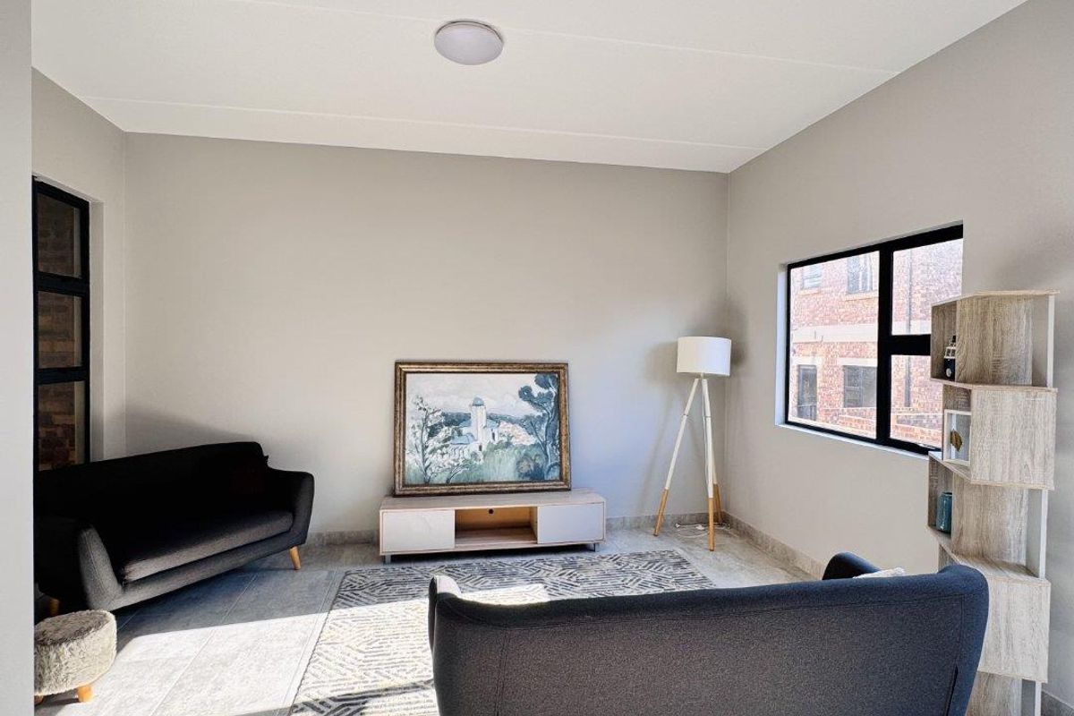 Modern Brand-New 3-Bedroom Home in a Secure Estate | No Transfer Duty | Prime Heuwel West Location - Photo 3