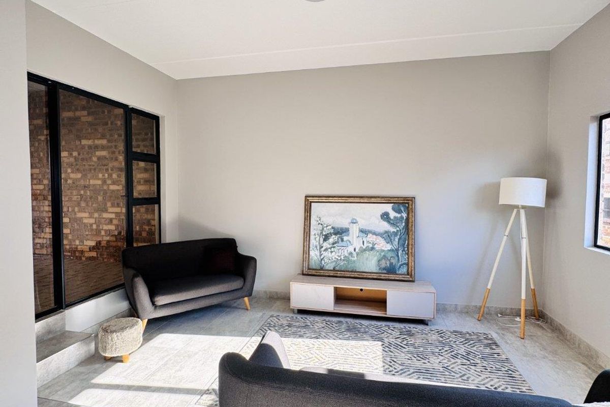 Modern Brand-New 3-Bedroom Home in a Secure Estate | No Transfer Duty | Prime Heuwel West Location - Photo 4