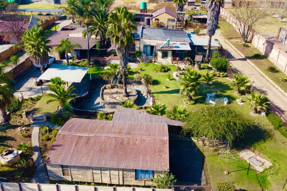 Sprawling 8,000m2 Property in River View with Borehole, Solar & Rental Flats – Space, Self-Suffic - Photo 2