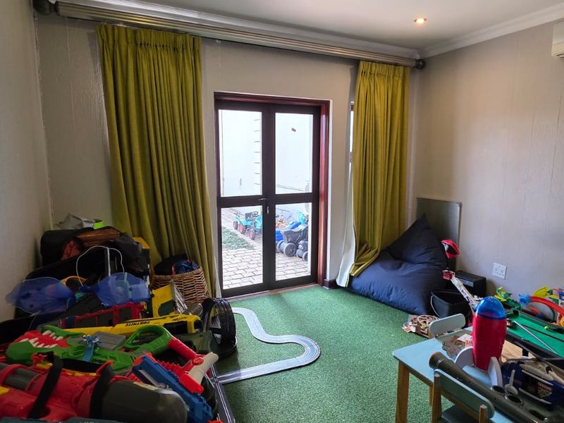 Exquisite Estate Living Awaits You! - Photo 4