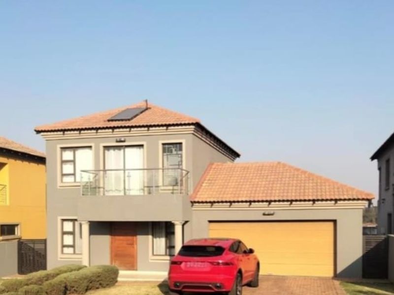 3 Bedroom Double Story House with Pool to Rent in Brakpan North - Photo 2