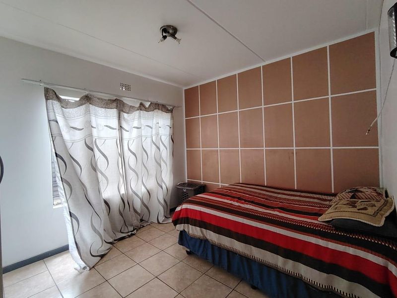 Ground floor unit!!! - Photo 8