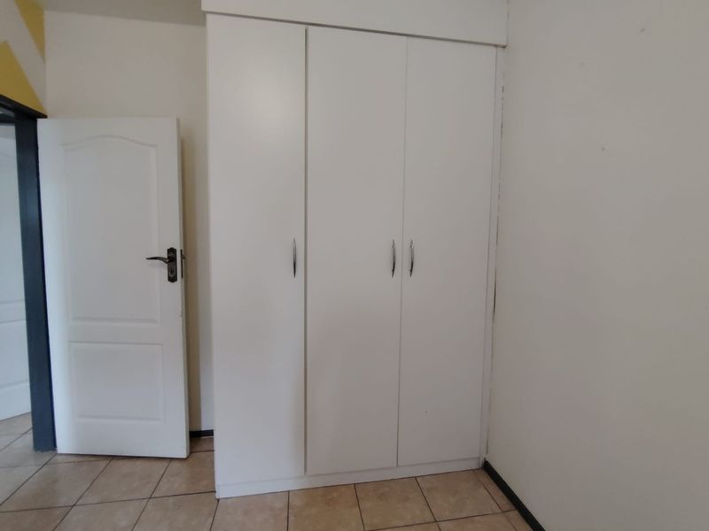 Ground floor unit!!! - Photo 7