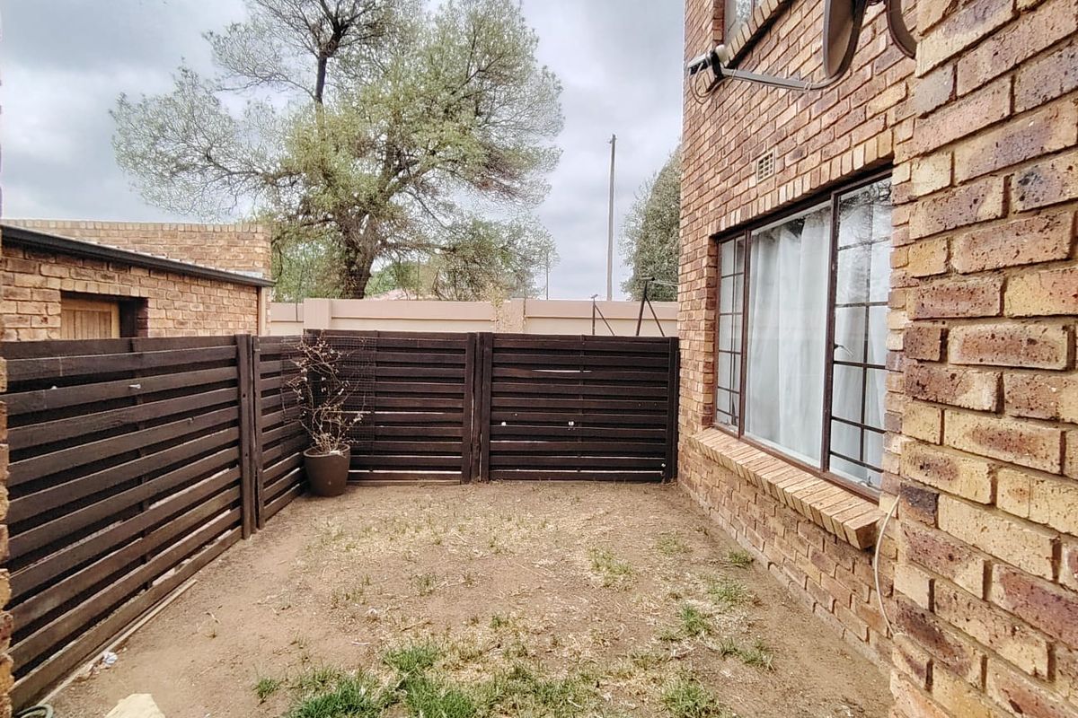 Ground floor unit!!! - Photo 2