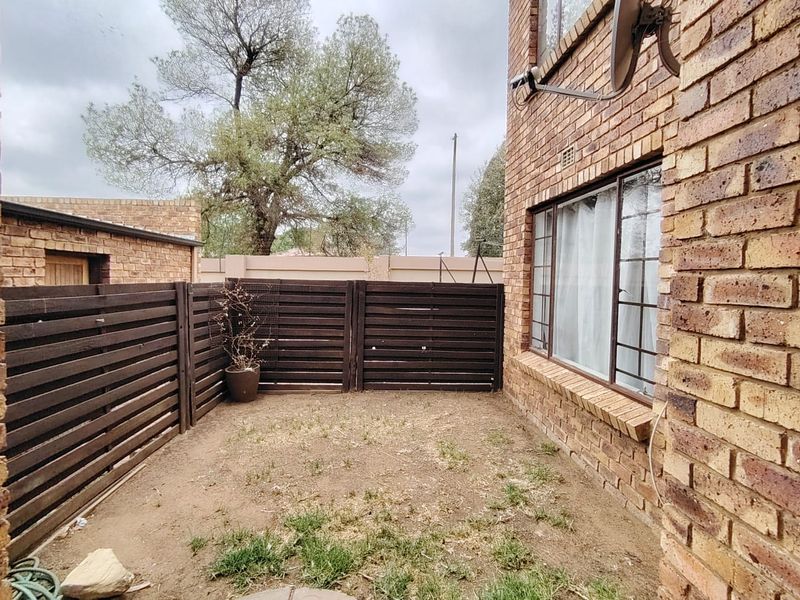 Ground floor unit!!! - Photo 2