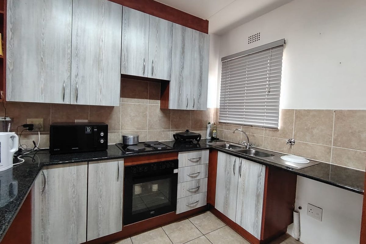 Ground floor unit!!! - Photo 5