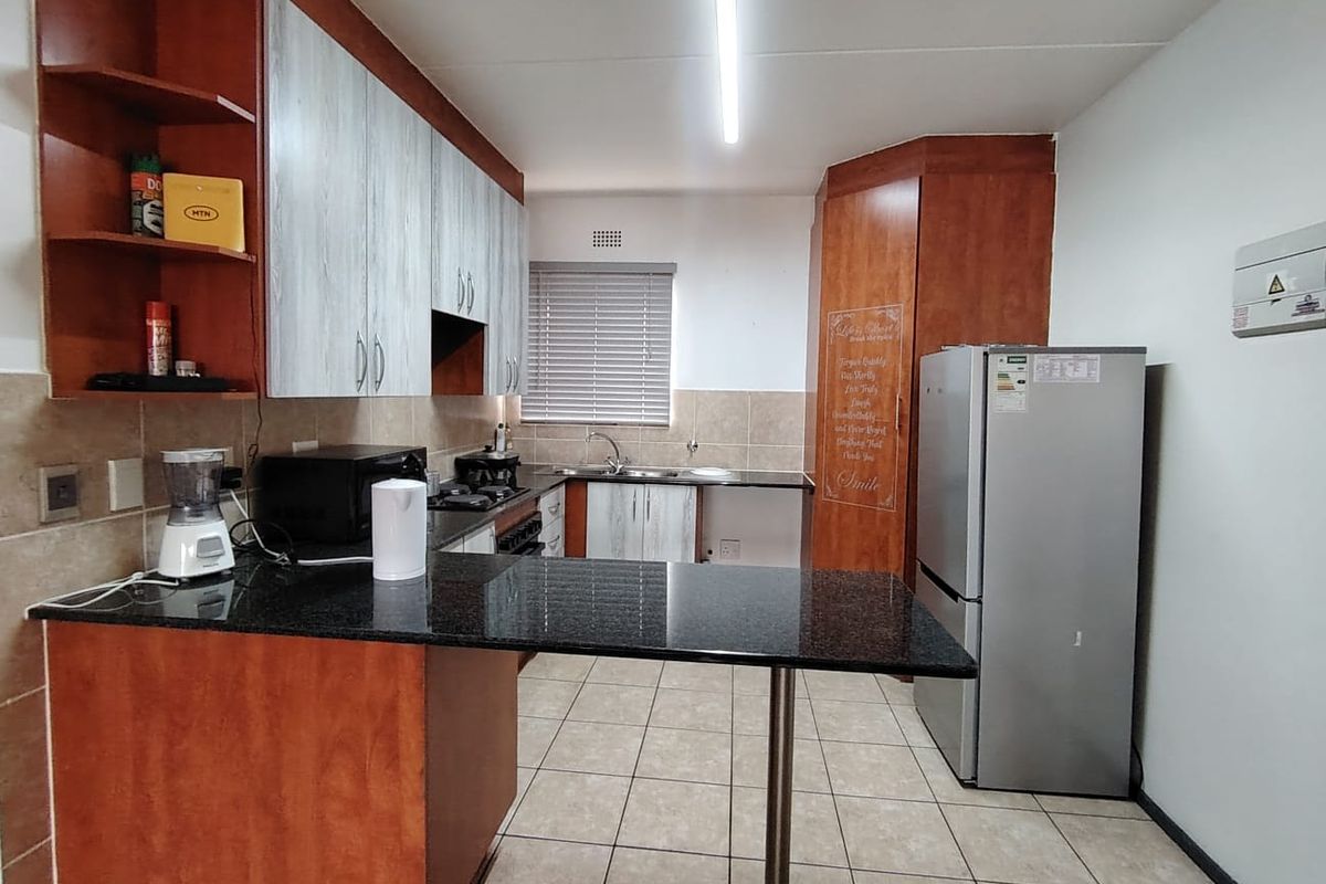 Ground floor unit!!! - Photo 4