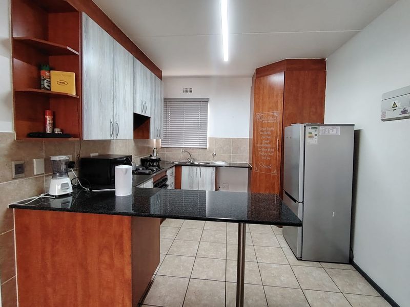 Ground floor unit!!! - Photo 4