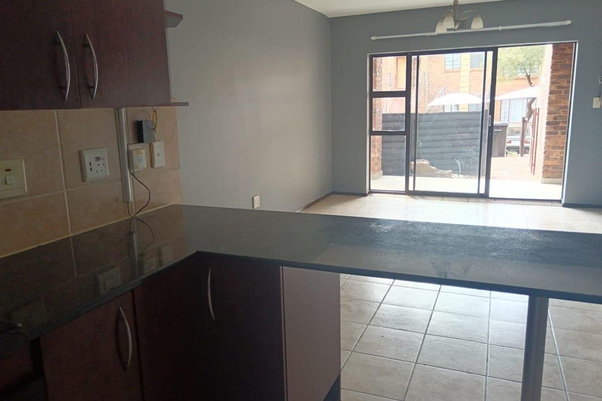 Apartment For Sale In Brakpan - Photo 3