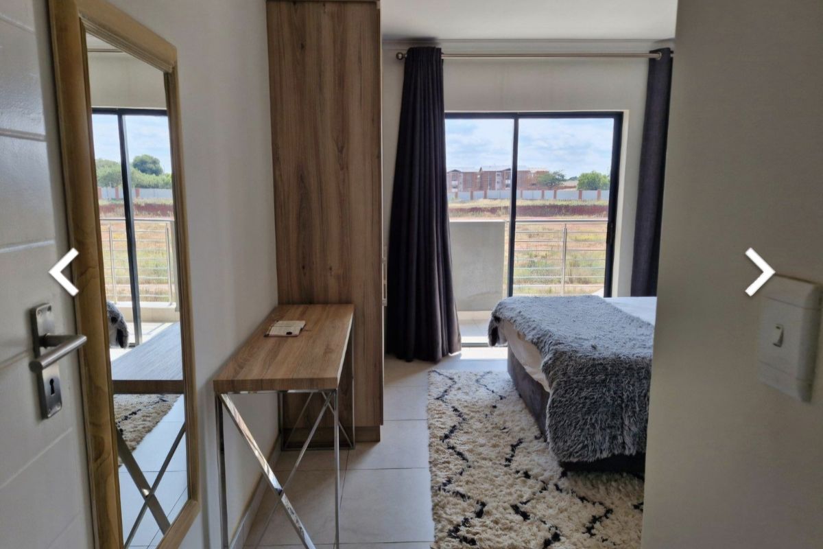 Ultra Modern Townhouse To Let - Photo 5