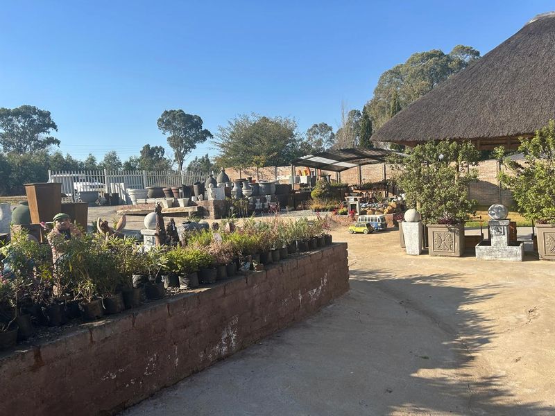 Stunning farm with Nursery, pool, lapa and Main house 4.4 hectar in Withok Estate AH, Brakpan - Photo 3