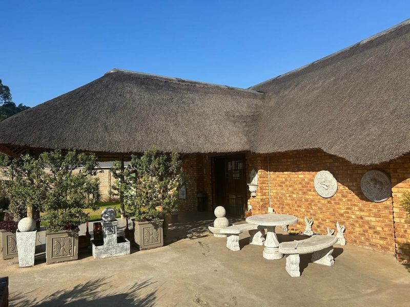 Stunning farm with Nursery, pool, lapa and Main house 4.4 hectar in Withok Estate AH, Brakpan - Photo 2