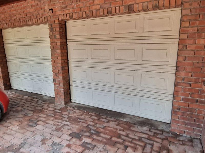 Charming  Plot 3 Bedroom Home, and Flatlet with warehouse/storeroom  For Sale! - Photo 10