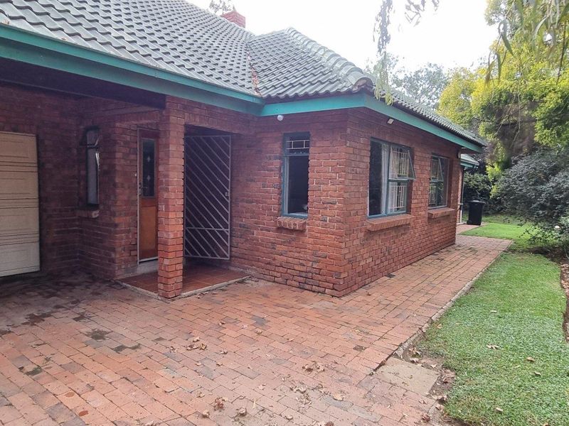 Charming  Plot 3 Bedroom Home, and Flatlet with warehouse/storeroom  For Sale! - Photo 9