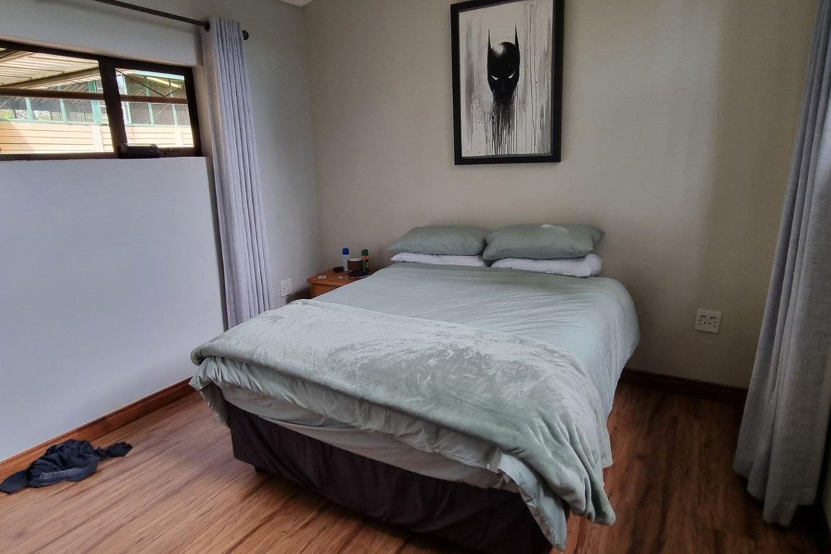 Charming  Plot 3 Bedroom Home, and Flatlet with warehouse/storeroom  For Sale! - Photo 5