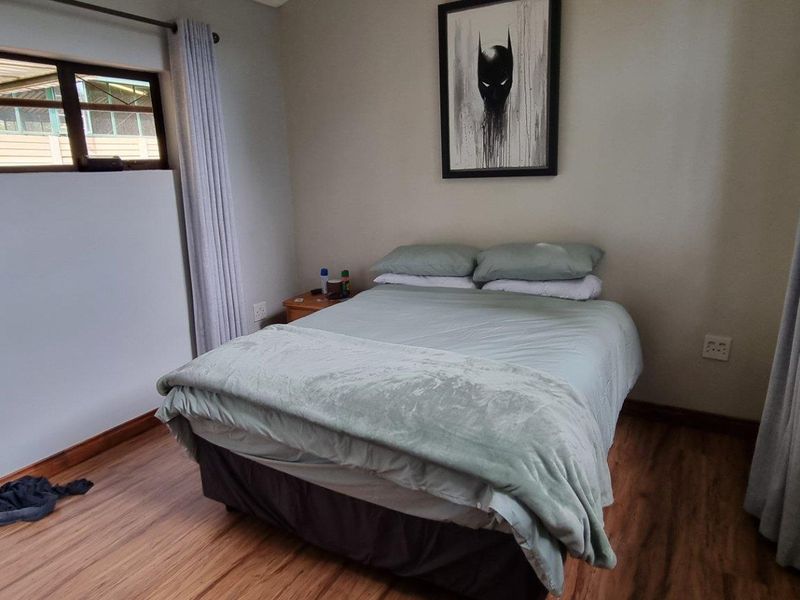 Charming  Plot 3 Bedroom Home, and Flatlet with warehouse/storeroom  For Sale! - Photo 5