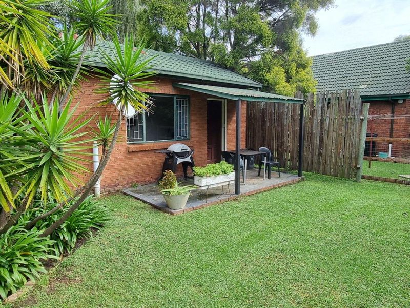 Charming  Plot 3 Bedroom Home, and Flatlet with warehouse/storeroom  For Sale! - Photo 2