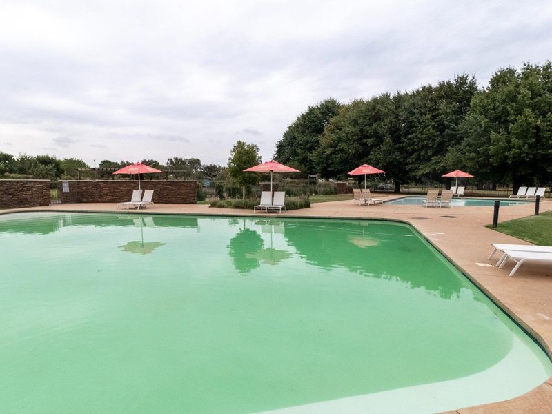 Gorgeous 3 bedroom, pet friendly apartment in  Serengeti Lifestyle Estate for Investing Purposes onl - Photo 2