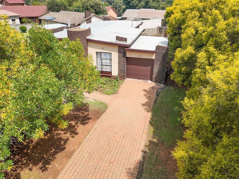 Lovely 3 bedroom in Dersley park, Springs (1011m2) - Photo 8