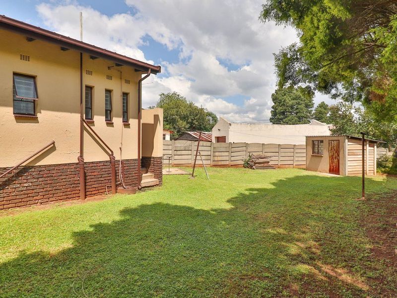 Lovely 3 bedroom in Dersley park, Springs (1011m2) - Photo 7