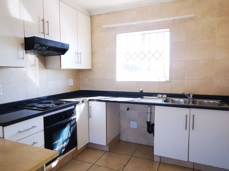Stunning 2 bedroom upstairs in Dal Grande, Brakpan, Dalpark Ext 9 - Photo 7