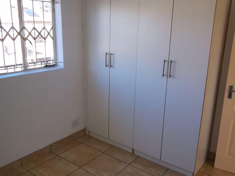 Stunning 2 bedroom upstairs in Dal Grande, Brakpan, Dalpark Ext 9 - Photo 2